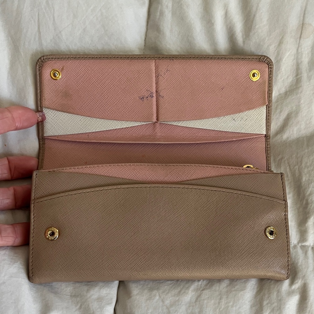 Prada Tan Leather Wallet with Gold Logo - Picture 4 of 13